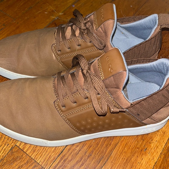 Aldo gently used brown sneaker Size 8 - Picture 1 of 4